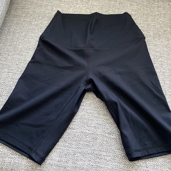 EUC CRZ YOGA XS Naked Feeling Biker Shorts 8 Inches High Waisted Black - Picture 5 of 5